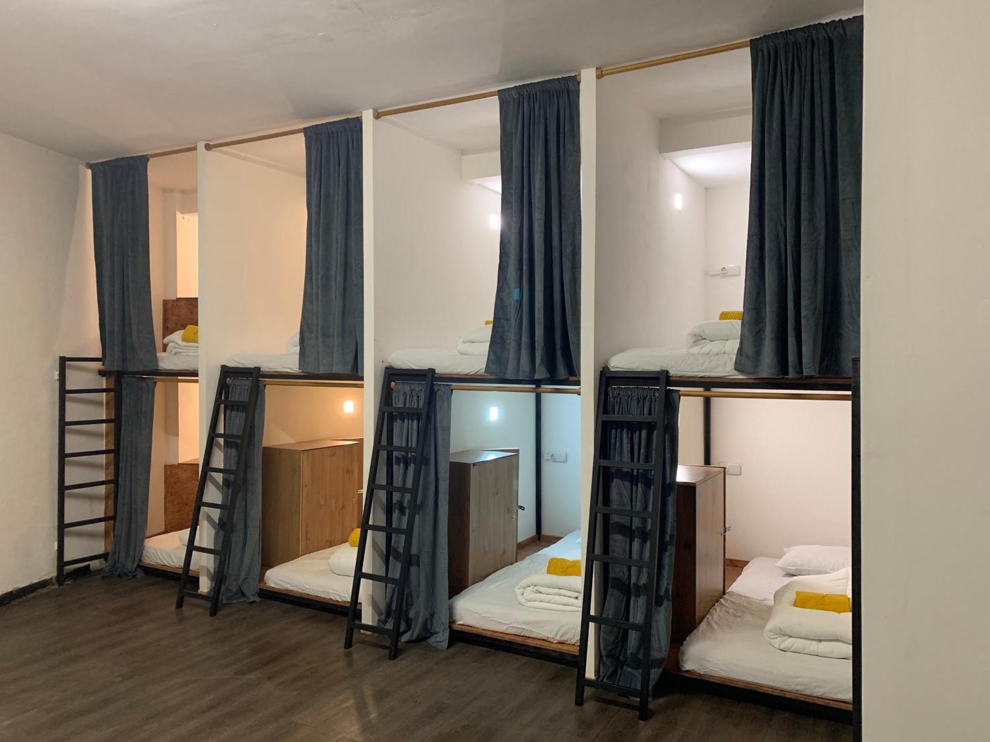 Spanglish Hostel เบนิดอร์ม ภายนอก รูปภาพ