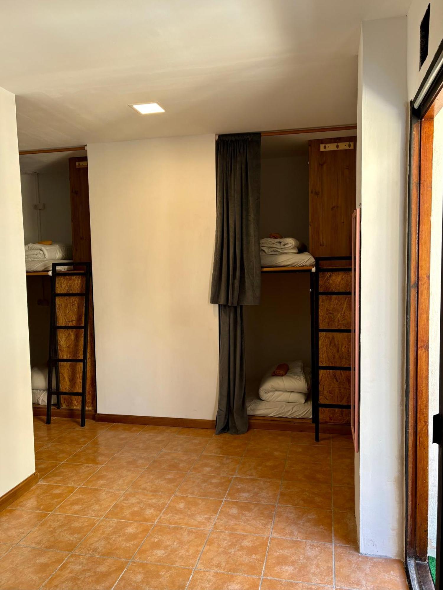Spanglish Hostel เบนิดอร์ม ภายนอก รูปภาพ