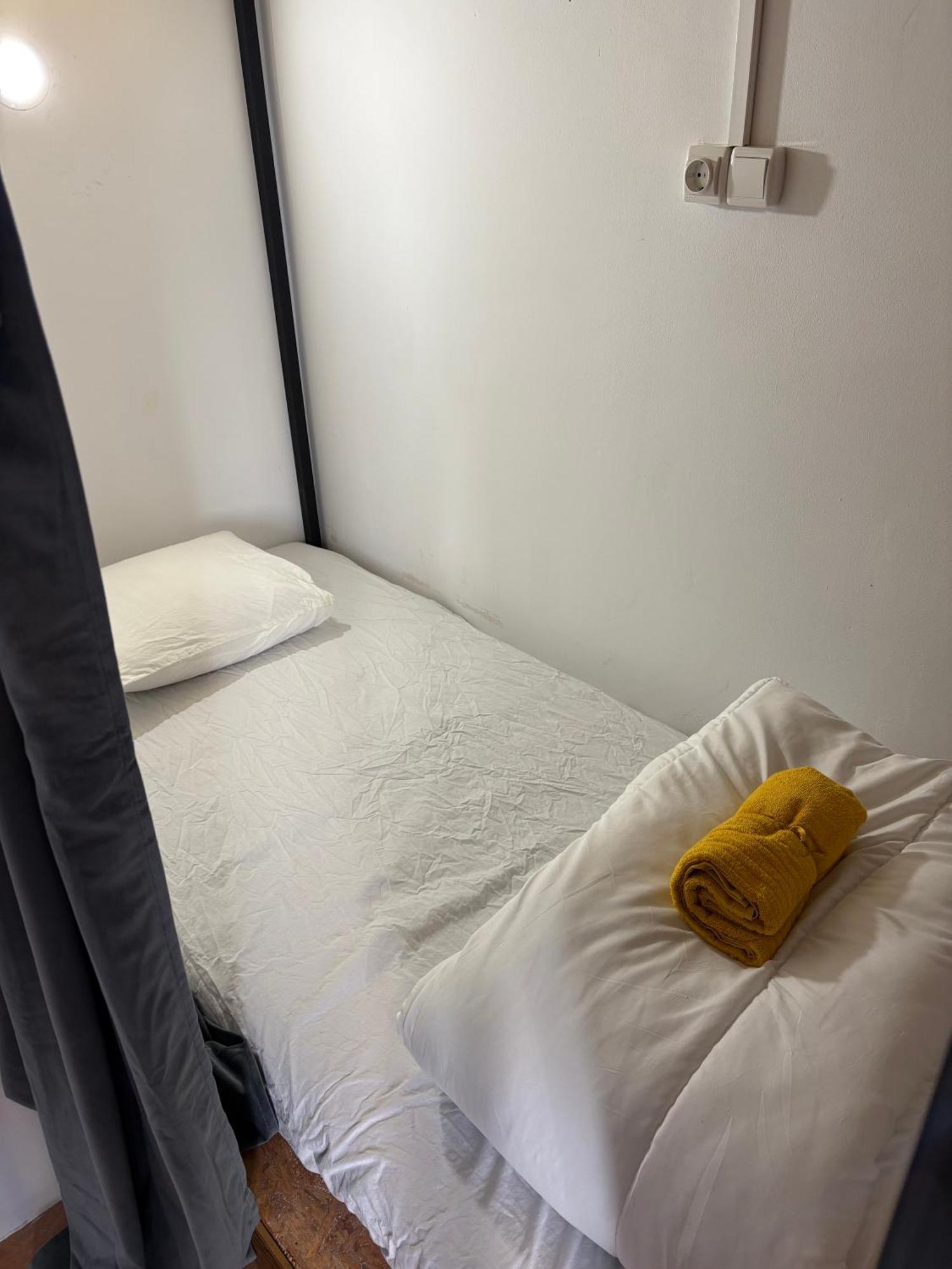 Spanglish Hostel เบนิดอร์ม ภายนอก รูปภาพ