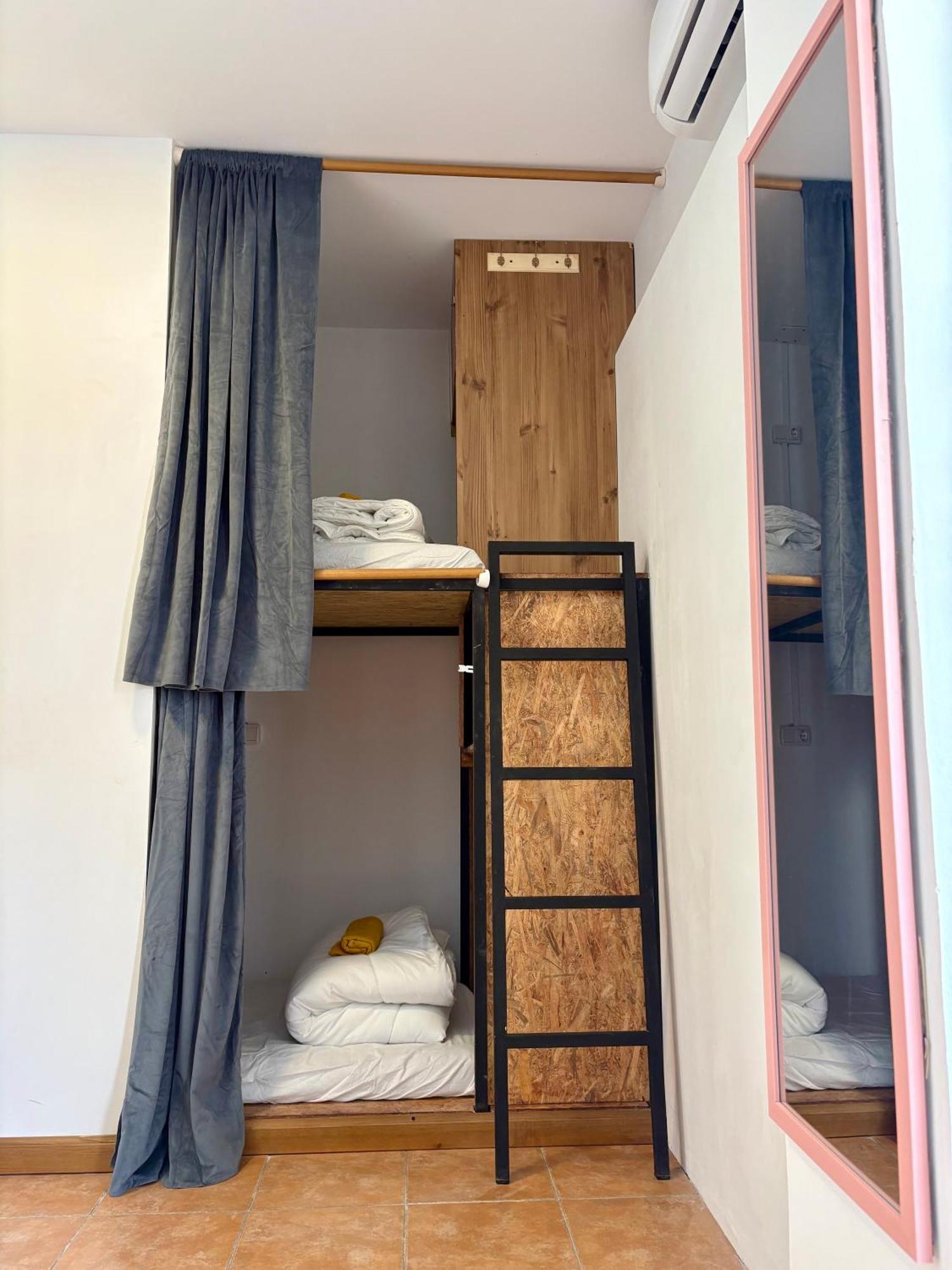 Spanglish Hostel เบนิดอร์ม ภายนอก รูปภาพ