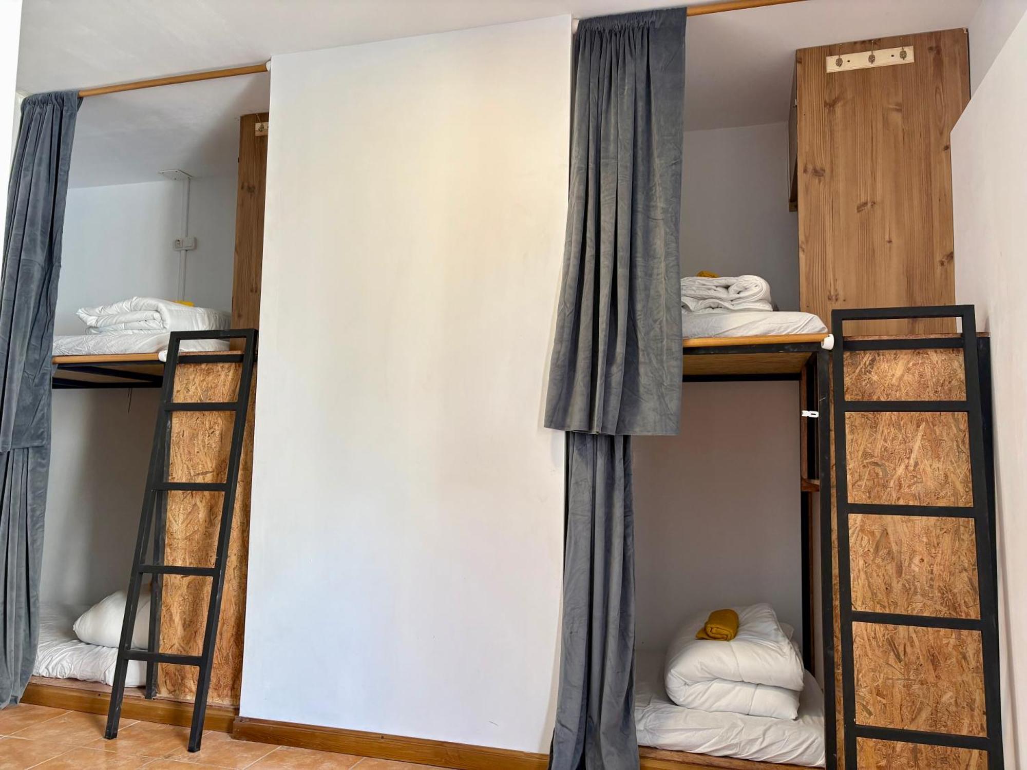 Spanglish Hostel เบนิดอร์ม ภายนอก รูปภาพ