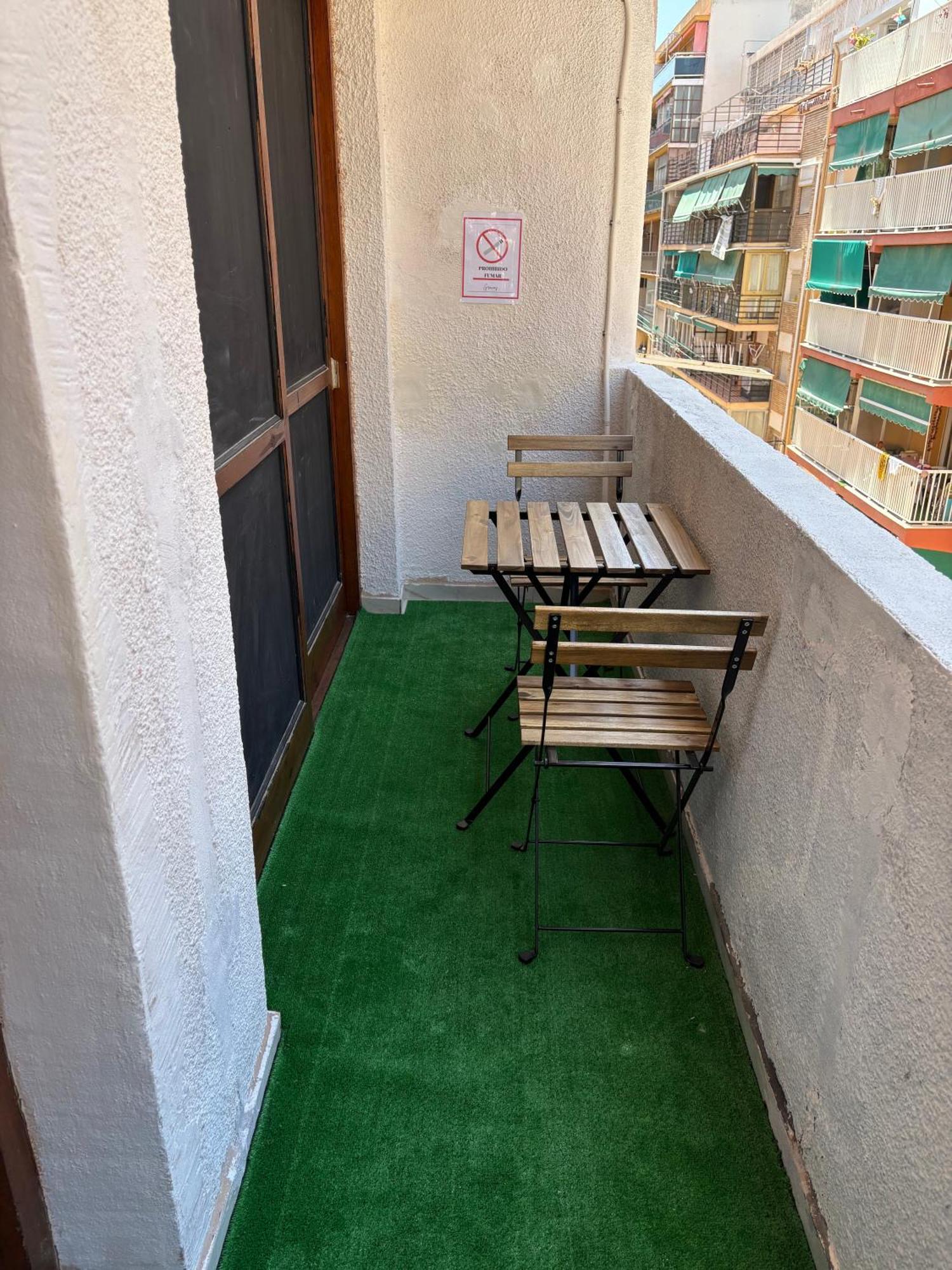 Spanglish Hostel เบนิดอร์ม ภายนอก รูปภาพ